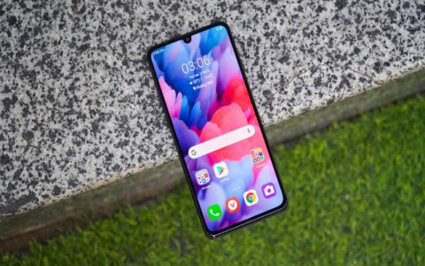 Đánh giá Vsmart Aris: hiệu năng tốt, pin khỏe nhưng đáng tiếc ở màn hình